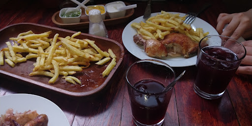 Chalet Belga "Pollos de leche a la brasa"