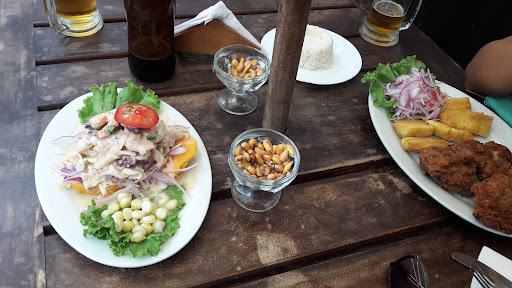 Restaurant De Pescados Y Mariscos "Renzo's"