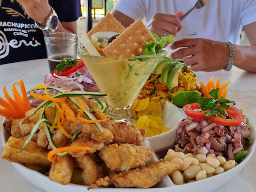Cevichería Mondragón