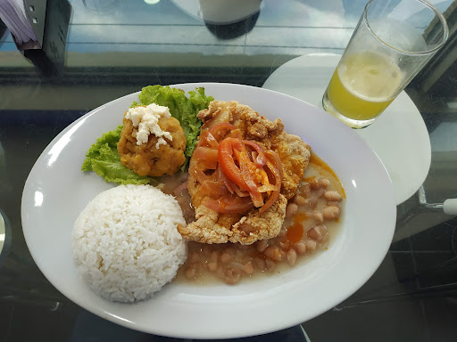 Restaurant Sirlupú - Parte Alta. Restaurant Sirlupú - Parte Alta.